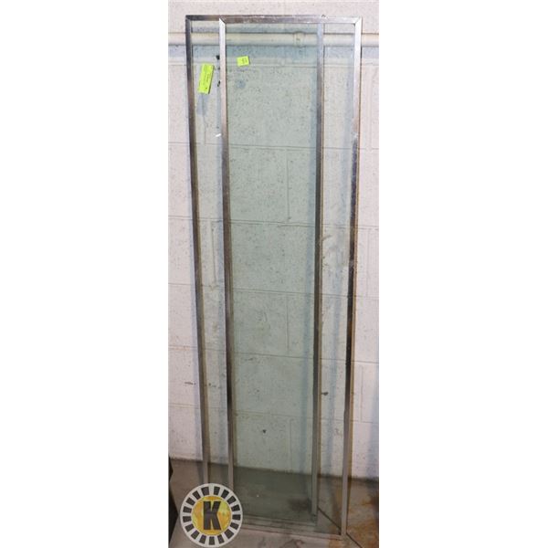 2 MEDIUM GLASS SHELF OR WINDOW