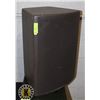 Image 1 : HEAVY-DUTY COMMERCIAL SPEAKER 24" BY 14' BY 17"