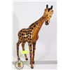 Image 1 : HAND CRAFTED LEATHER GIRAFFE FIGURE