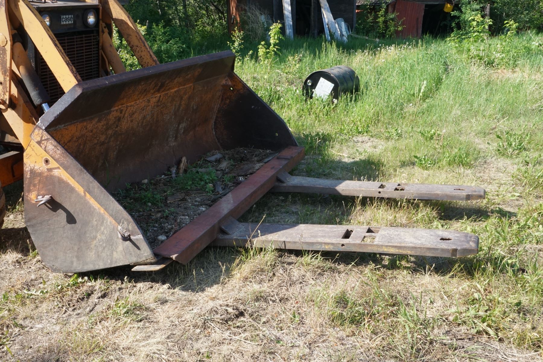 1981 780 Case Back Hoe with loader bucket, 3 backhoe buckets