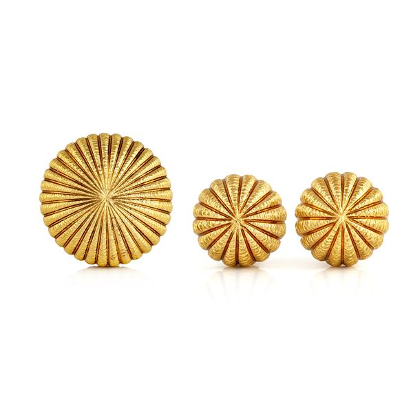 Authentic Vintage Gold Earrings And Brooch Set