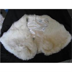 007: White Fur Stole