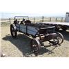Image 1 : International manure spreader