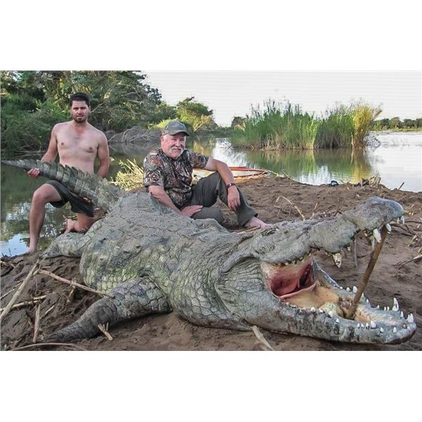 5-day Hunt for 2 hunters for 1 Nile Crocodile