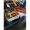 Image 1 : 2 TRAYS OF CHAIN CINCH, CASTERS, SHACKLE AND CLAMP