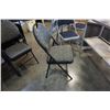 Image 8 : 6 FOLDING CHAIRS