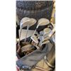 Image 2 : TOP FLITE GOLF BAG WITH SPALDING RH CLUBS AND CART