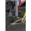 Image 2 : BUNDLE OF RAKES AND GARDEN TOOLS
