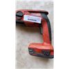 Image 2 : HILTI TE 2-a18 CORDLESS ROTARY HAMMER WITH BATTERY AND CHARGER WORKING