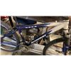 Image 2 : PURPLE AND WHITE SCHWINN BIKE