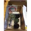 Image 2 : LOT OF HO SCALE TRAIN ACCESSORIES