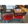 Image 1 : 2 WOOD ENDTABLES