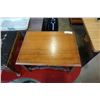 Image 2 : 2 WOOD ENDTABLES