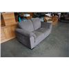 Image 2 : UPHOLSTERED LOVESEAT
