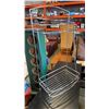 Image 2 : Metal towel rack and 2 picture hangers