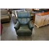 Image 2 : GREEN LEATHER LAZBOY RECLINER