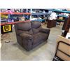Image 1 : BROWN UPHOLSTERED ELECTRIC DOUBLE RECLINER - WORKING