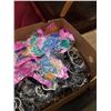 Image 2 : BOX OF NEW BRACELETS AND SUCTION EXTREMITIES