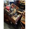 Image 1 : BOX AND TRAY OF VINTAGE KITCHEN ITEMS AND LIGHTBULBS