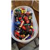 Image 2 : Tote of die cast vehicles, majorette, hot wheels and more