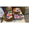 Image 1 : 3 BASKETS OF YARN
