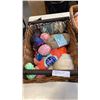 Image 2 : 3 BASKETS OF YARN