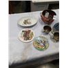 Image 2 : LOT OF CHINA DECORATIVE PLATES AND METAL SERVING PIECES - COPPER, BRASS