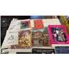 Image 2 : LOT OF DISNEY, LOT BERRY FARM, THEATER AND PLAY SOUVENIR BOOKS