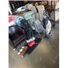 Image 1 : LOT OF PURSES AND SHOPPING CARTS