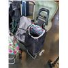 Image 8 : LOT OF PURSES AND SHOPPING CARTS