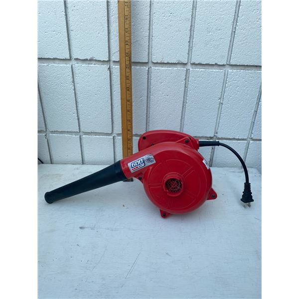 600 watt blower