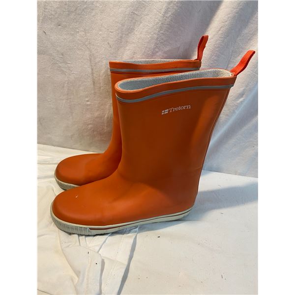 Tretorn boots size 36