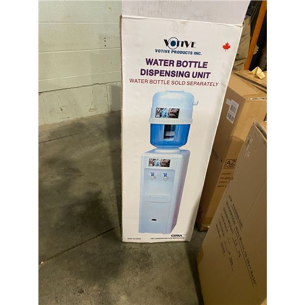 Water bottle dispenser