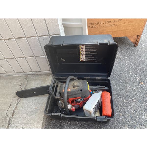 Chain saw and case