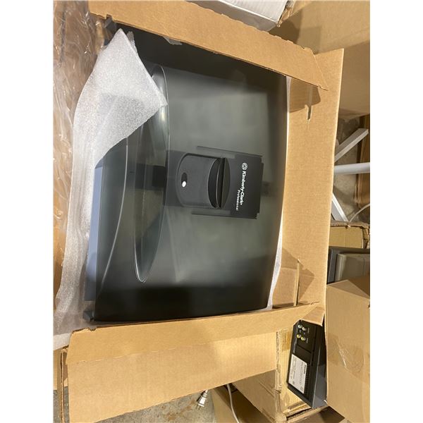 Kimberly Clark toilet set cover holders (3)