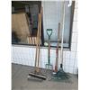 Image 1 : Lot rakes, pitchfork etc