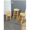 Image 1 : 3 stools