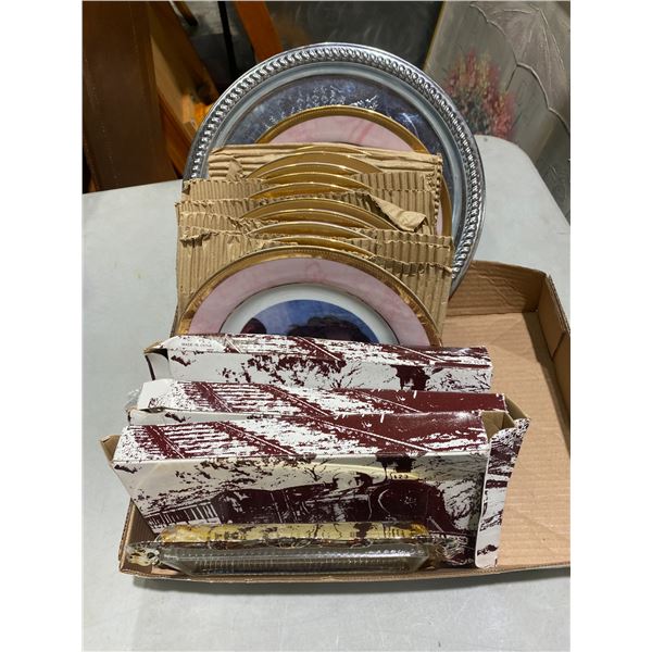 Trays and collector plates