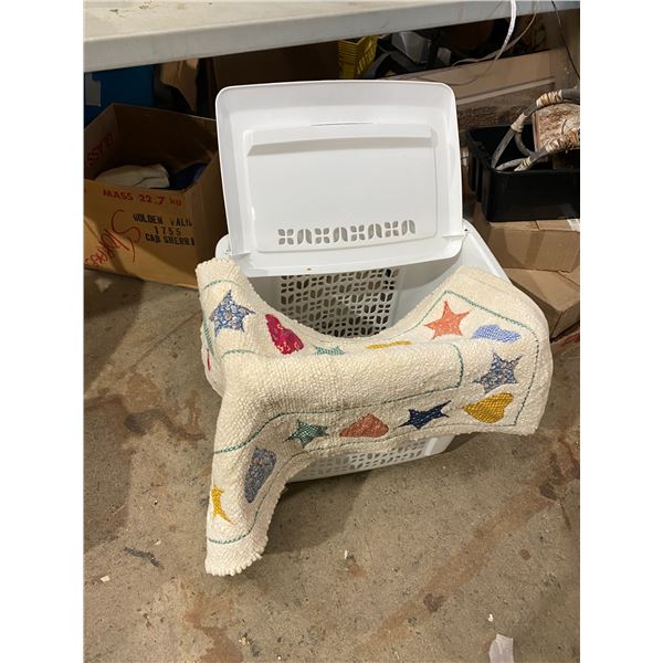 Floor mat and laundry basket