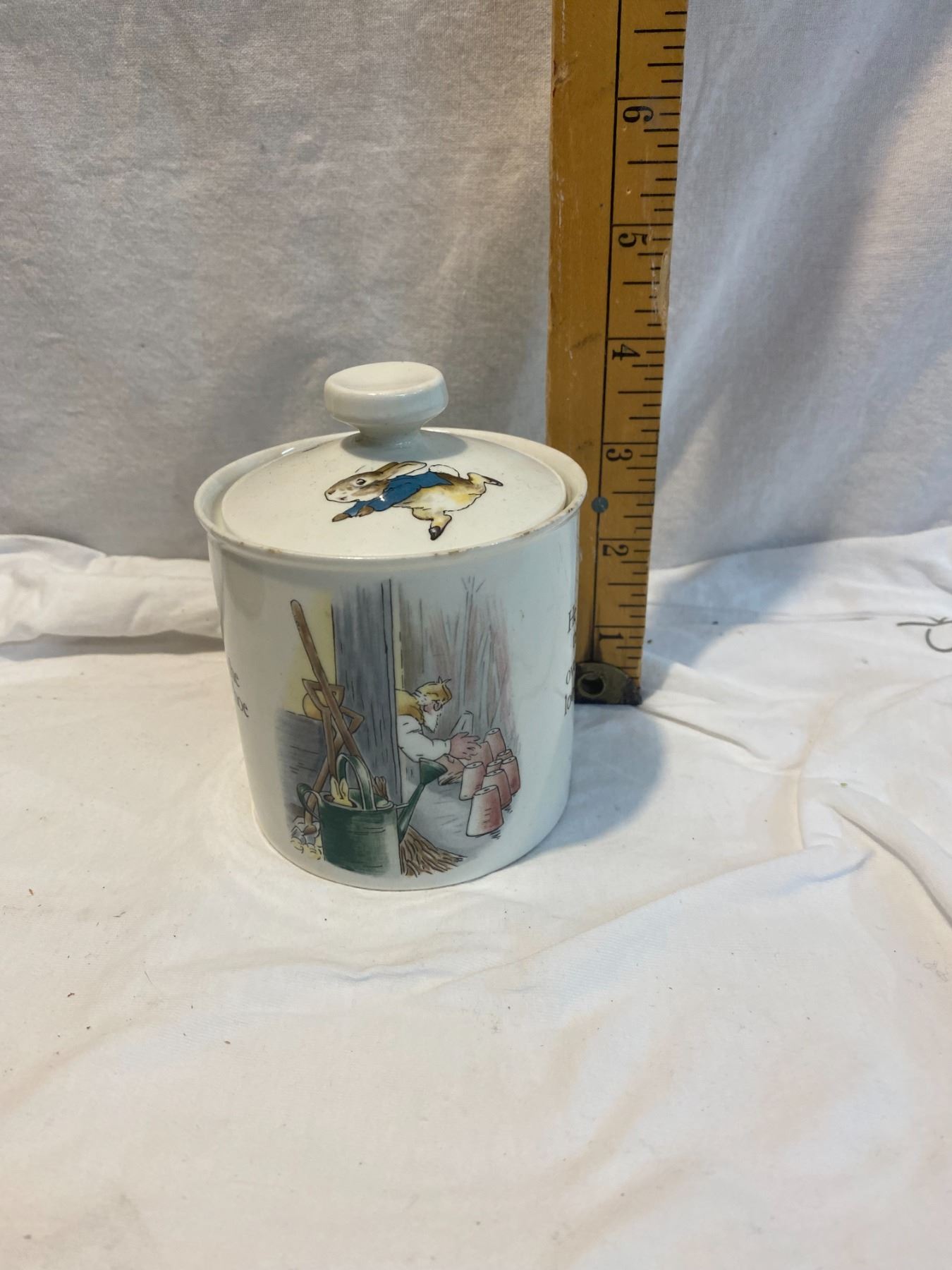Wedge wood Peter Rabbit lidded jar