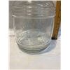 Image 2 : Cracker Barrel style 1 1/2 quart lidded container