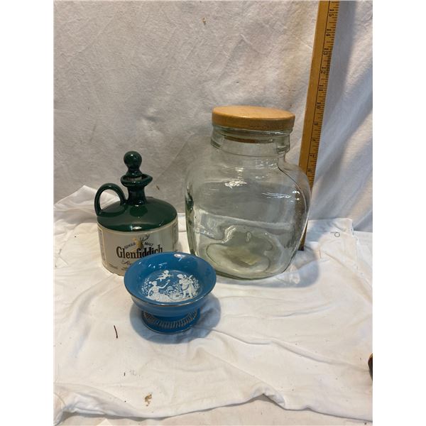 Lidded jar Glendiddichjug and other