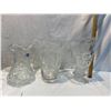 Image 1 : Crystal pitchers and vase