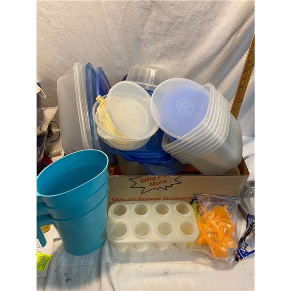 Lot of kitchenware