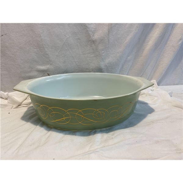 Pyrex baking dish