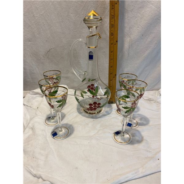 Decanter and glass set