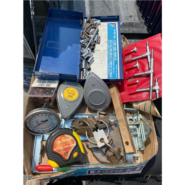 Lot garage tool related