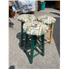 Image 1 : 3 stools