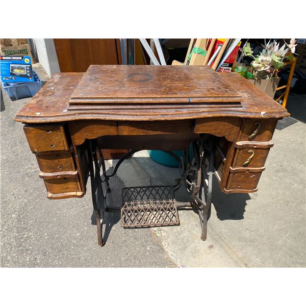 Treadle sewing machine