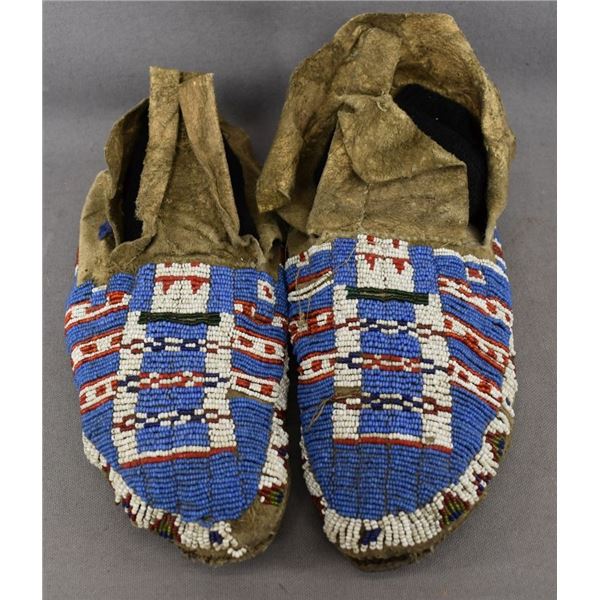SIOUX INDIAN MOCCASINS